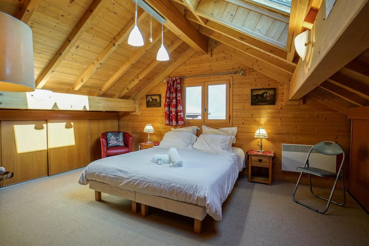 Le Chalet Bonheur Lathuile Exterior photo