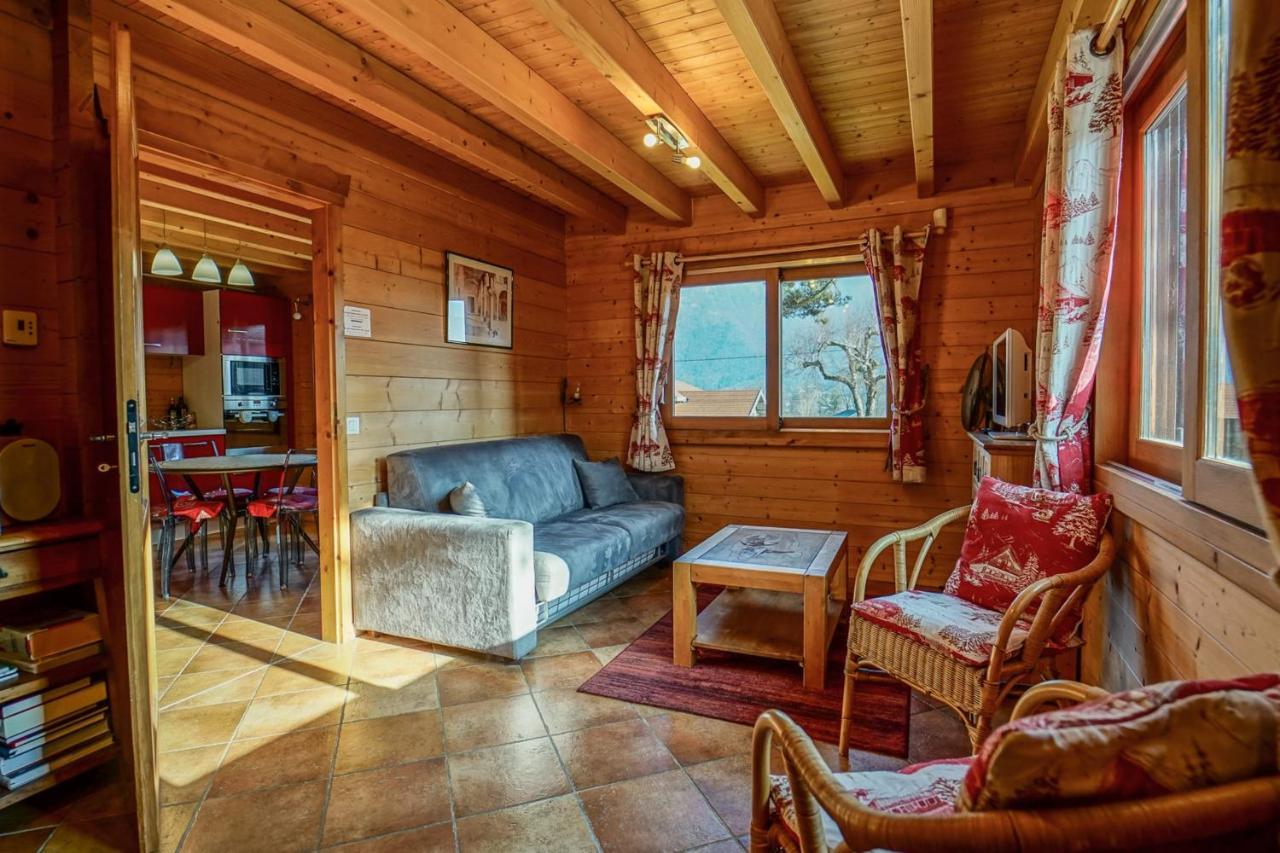 Le Chalet Bonheur Lathuile Exterior photo